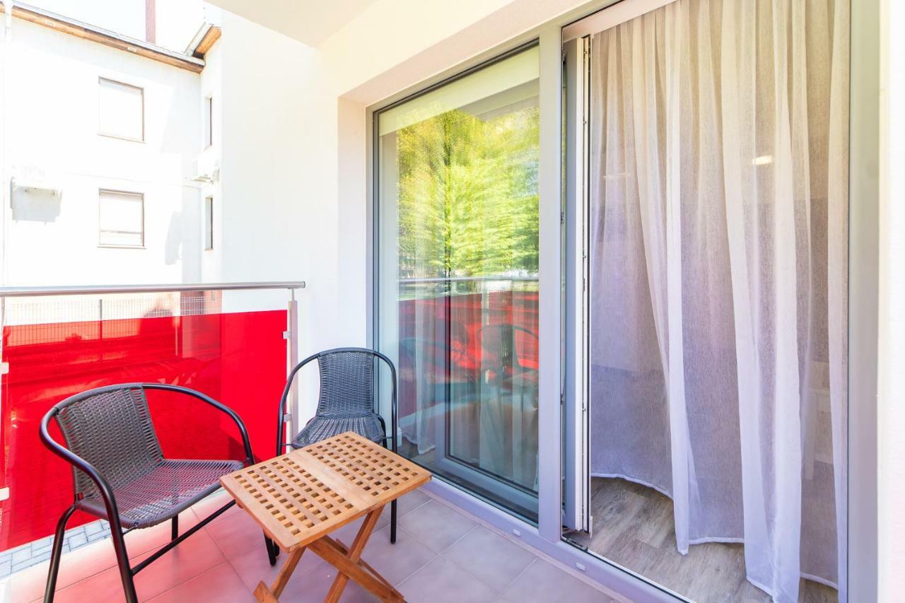 Kolorowe Balkony - Stylowy Apartament Nad Morzem By Noclegi Renters Miedzyzdroje Kültér fotó