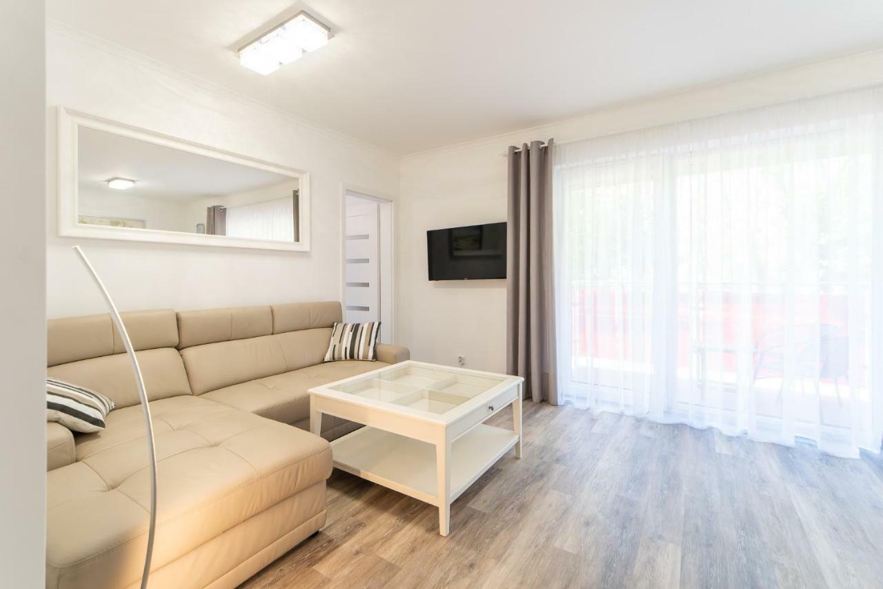 Kolorowe Balkony - Stylowy Apartament Nad Morzem By Noclegi Renters Miedzyzdroje Kültér fotó