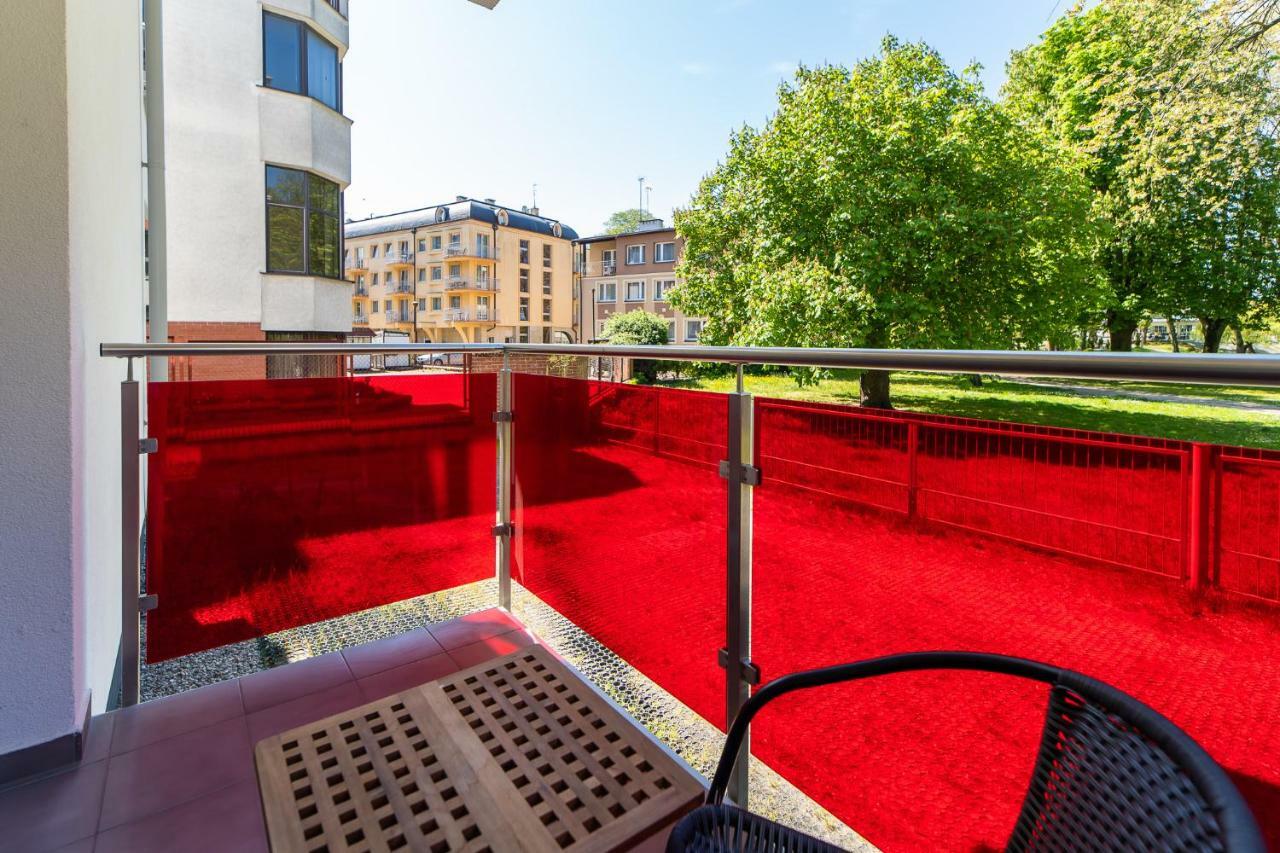 Kolorowe Balkony - Stylowy Apartament Nad Morzem By Noclegi Renters Miedzyzdroje Kültér fotó